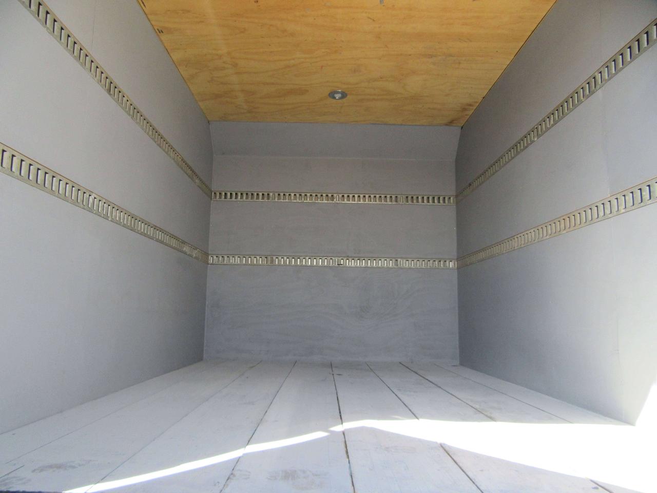 2021 RAM 5500 4X4 DIESEL CREW CAB WITH 12FT BOX Photo4