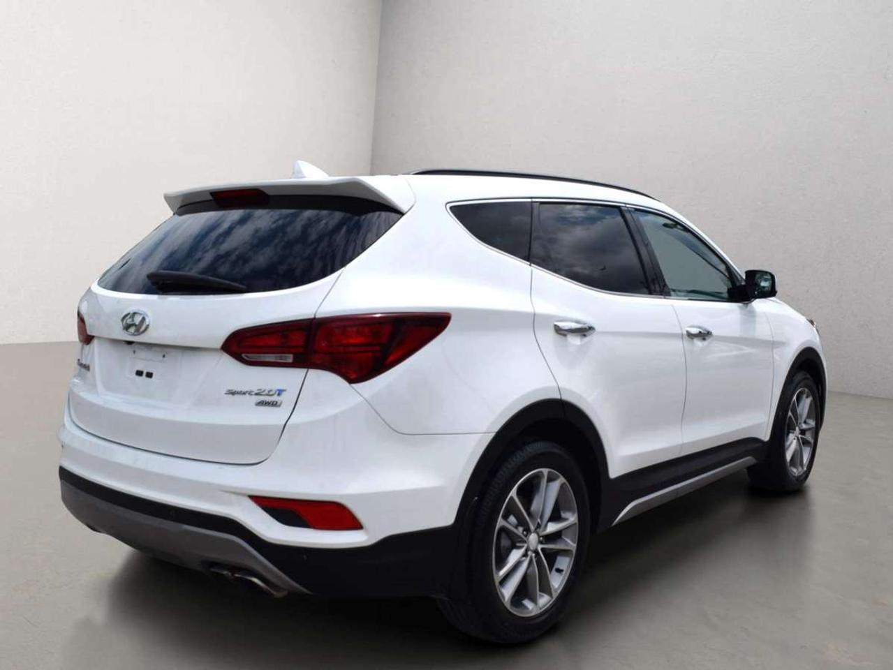 2017 Hyundai Santa Fe AWD SE Leather Panoramic Sunroof Photo
