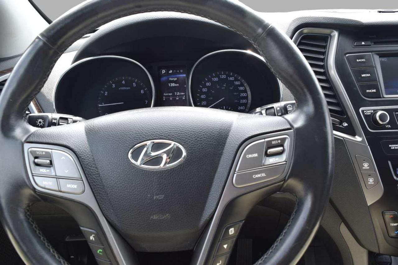 2017 Hyundai Santa Fe AWD SE Leather Panoramic Sunroof Photo