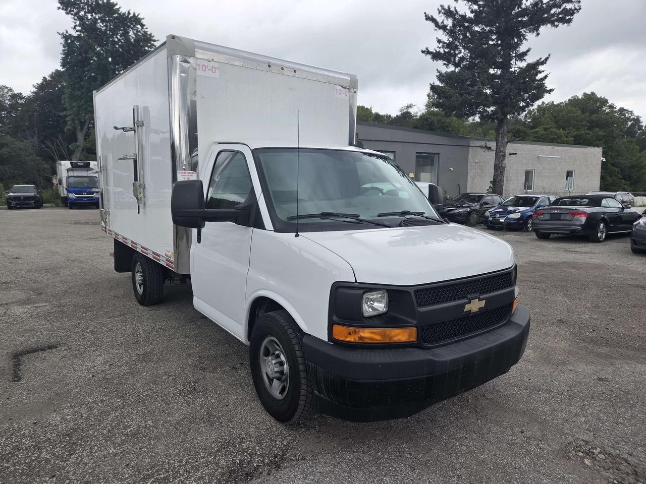2017 Chevrolet Express G3500 - 12Ft Box - 4.8L V8 Gas - CVOR Ex - 12CB-251683A Photo5