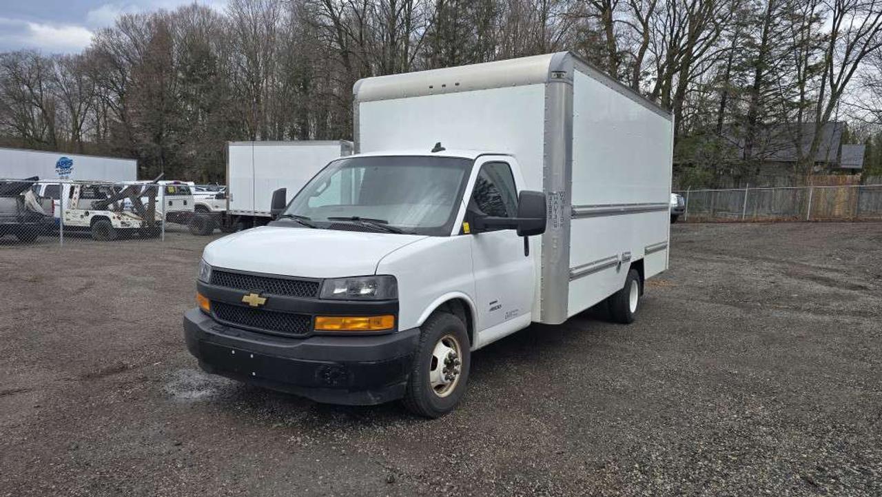 2019 Chevrolet Express G4500 - 16Ft - V8 Gasoline + Ramp - 16CB-003349 - -None Photo