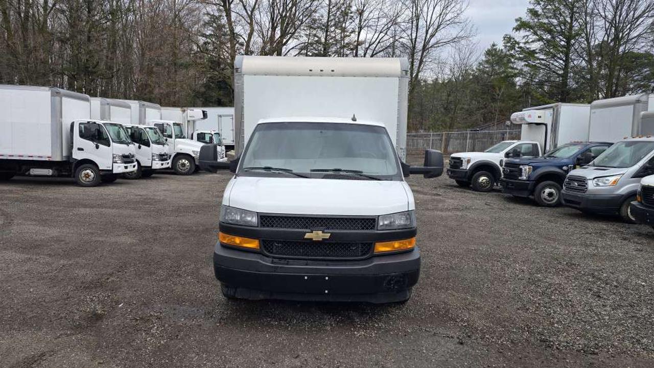2019 Chevrolet Express G4500 - 16Ft - V8 Gasoline + Ramp - 16CB-003349 - -None Photo3