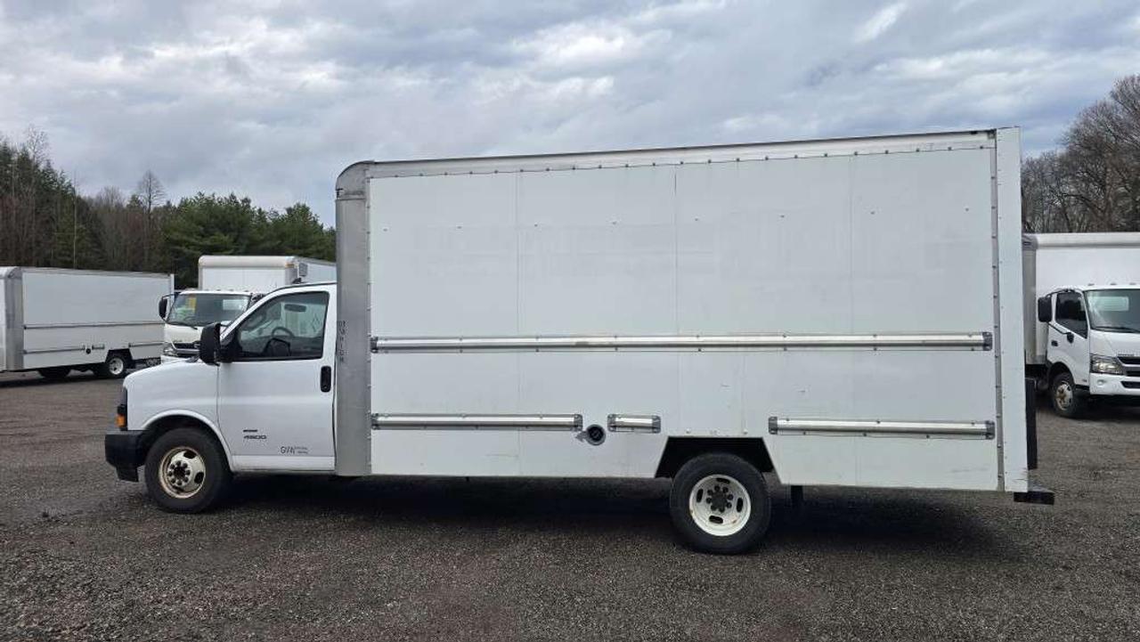 2019 Chevrolet Express G4500 - 16Ft - V8 Gasoline + Ramp - 16CB-003349 - -None Photo