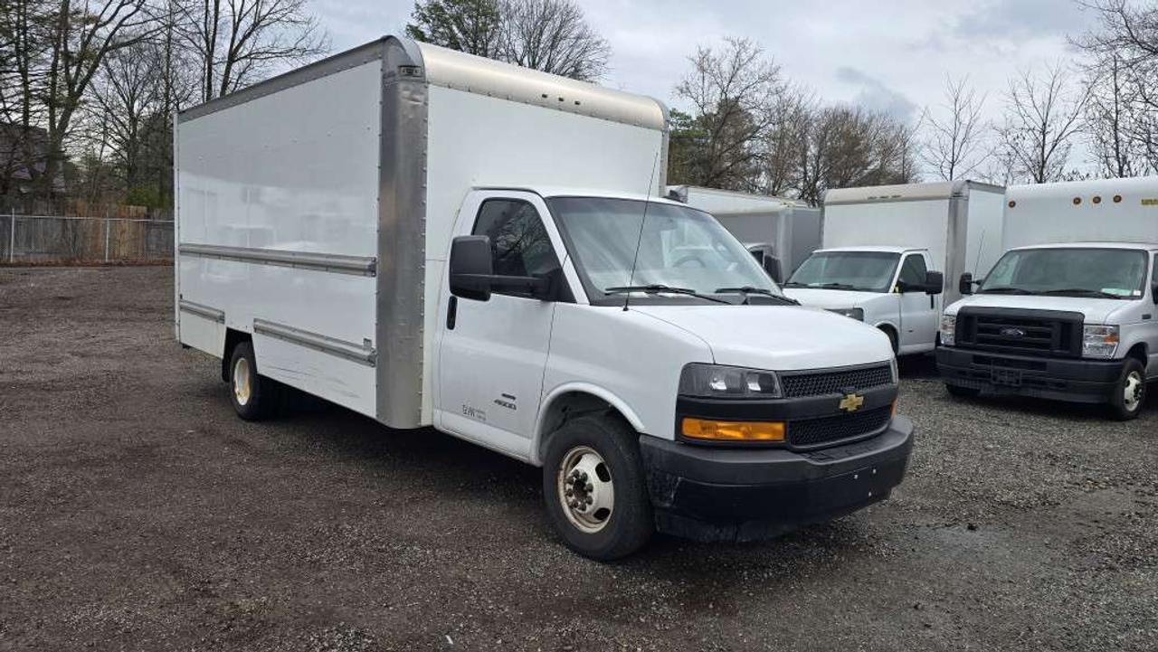 2019 Chevrolet Express G4500 - 16Ft - V8 Gasoline + Ramp - 16CB-003349 - -None Photo