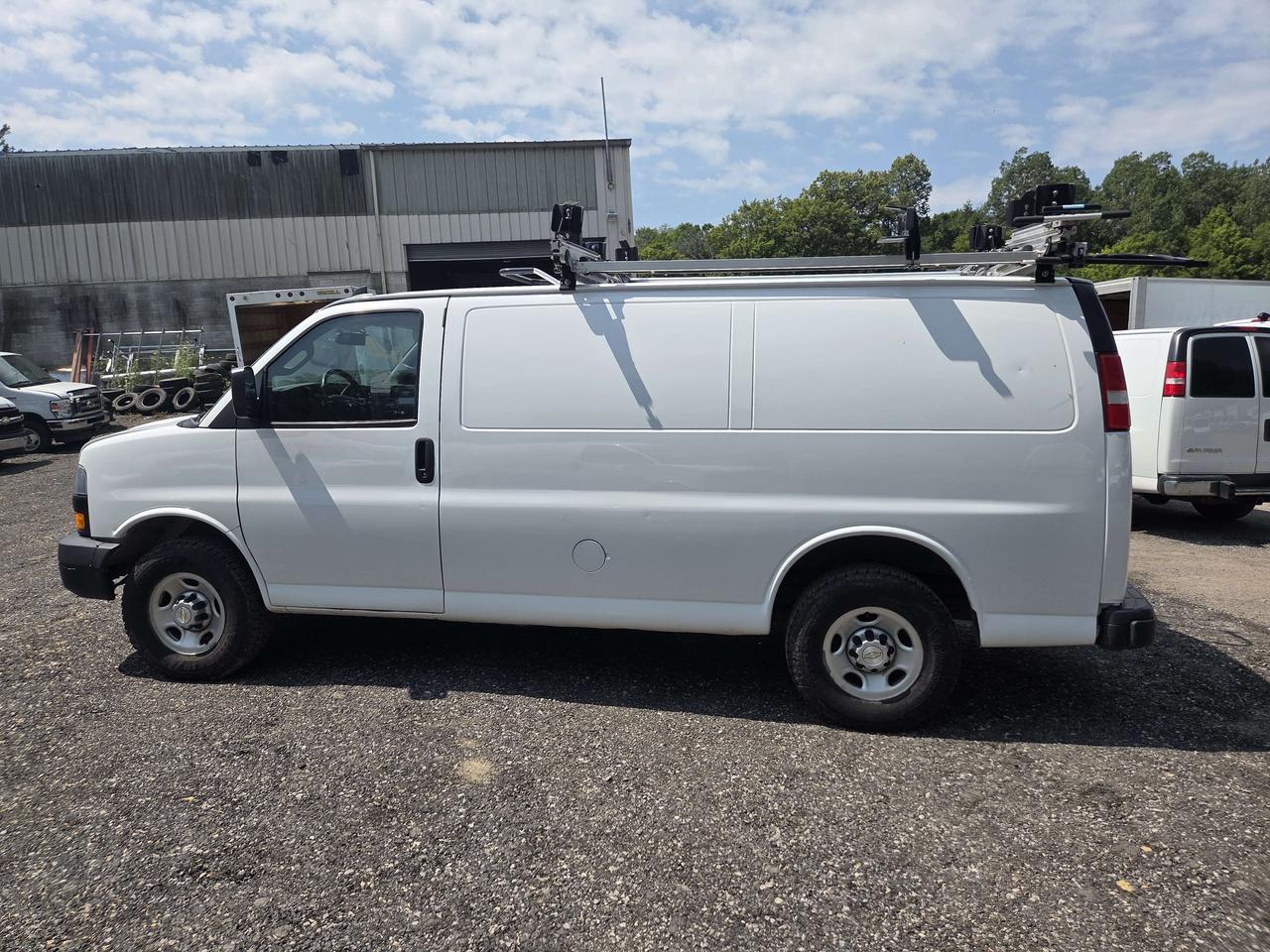 2021 Chevrolet Express Cargo Van G2500 - V6 - Shelves & Roof Rack - CV-259412 - -None Photo2