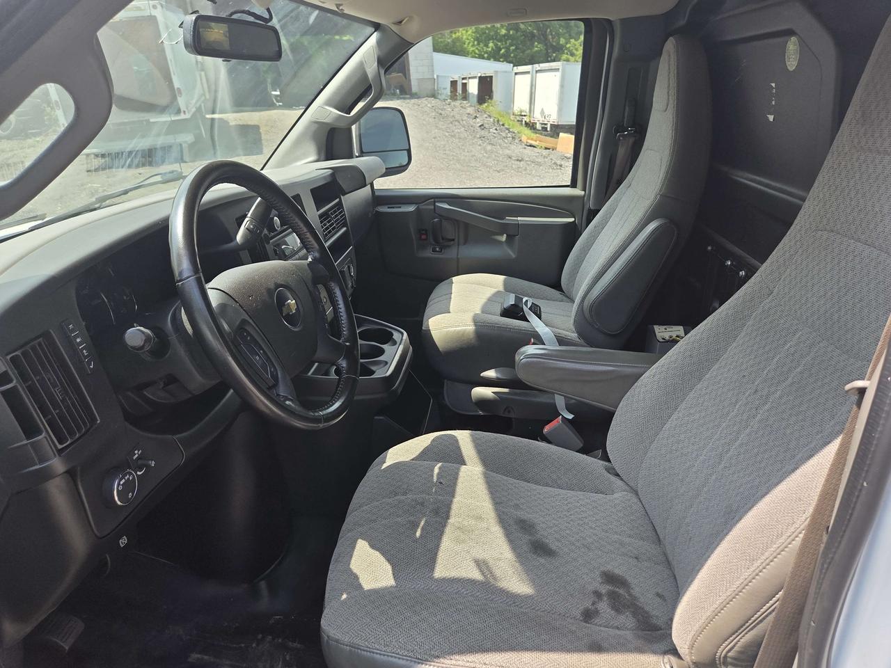 2021 Chevrolet Express Cargo Van G2500 - V6 - Shelves & Roof Rack - CV-259412 - -None Photo