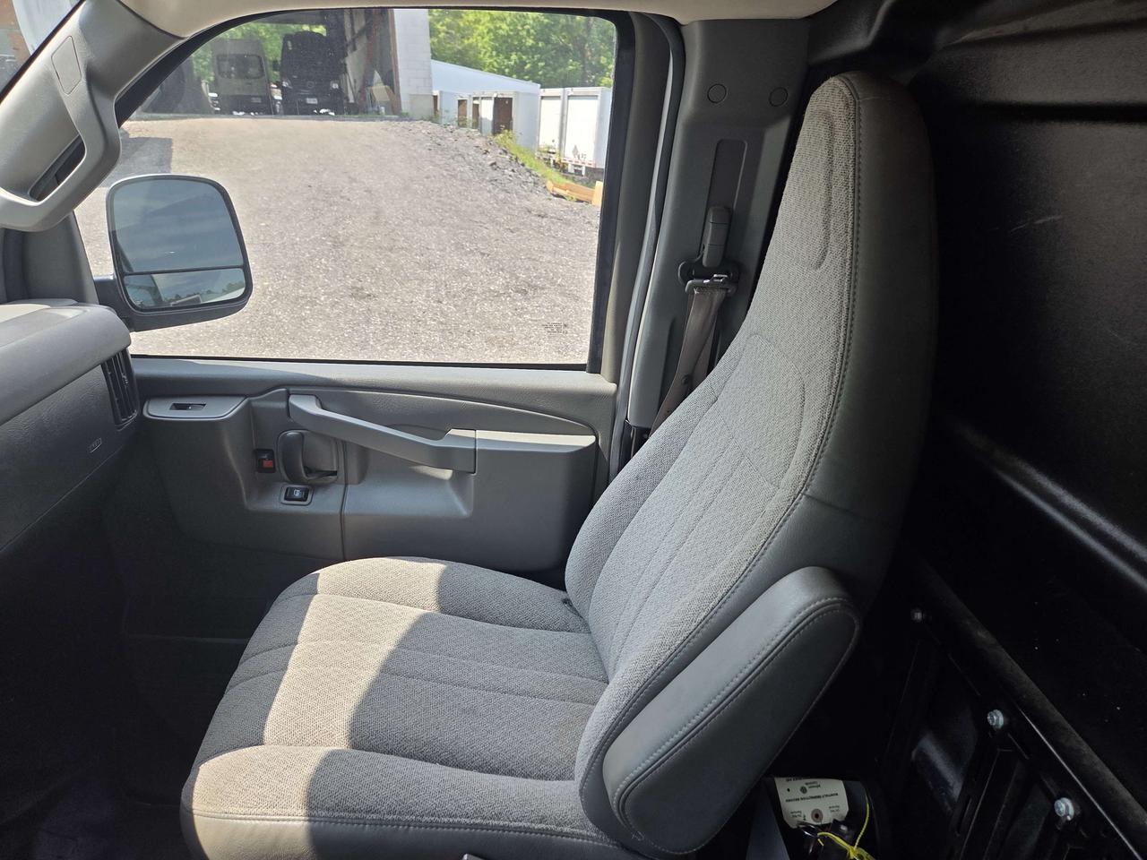 2021 Chevrolet Express Cargo Van G2500 - V6 - Shelves & Roof Rack - CV-259412 - -None Photo