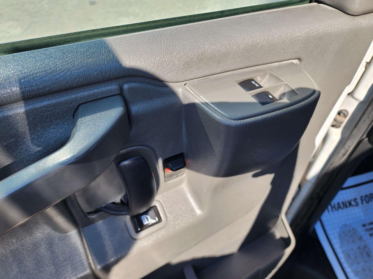 2017 GMC Savana 2500 G2500 - 4.8L V8 - Power Options/Cruise - VN-178221 Photo