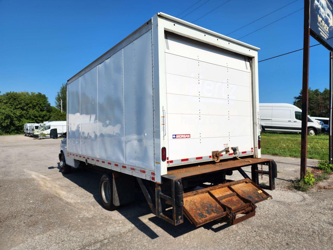 2022 Chevrolet Express G3500 16Ft Box V8 Gas - Lift Gate - 16CB-006884 Photo