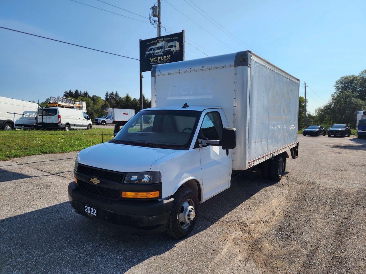 2022 Chevrolet Express G3500 16Ft Box V8 Gas - Lift Gate - 16CB-006884 Photo0