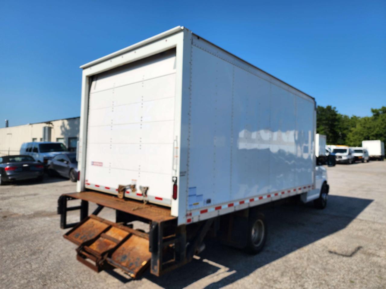 2022 Chevrolet Express G3500 16Ft Box V8 Gas - Lift Gate - 16CB-006884 Photo