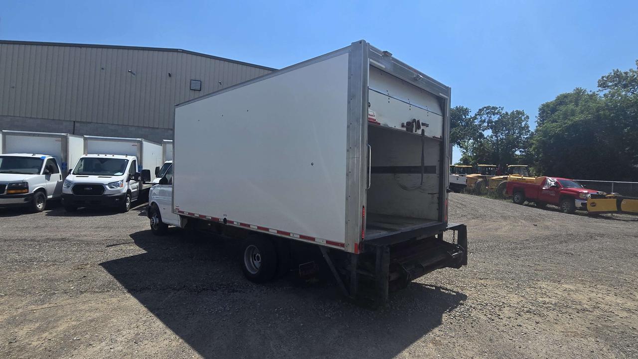 2019 GMC Savana 3500 16Ft Box - V8 Gas - Lift Gate + Tow - 16CB-010840 - -None Photo