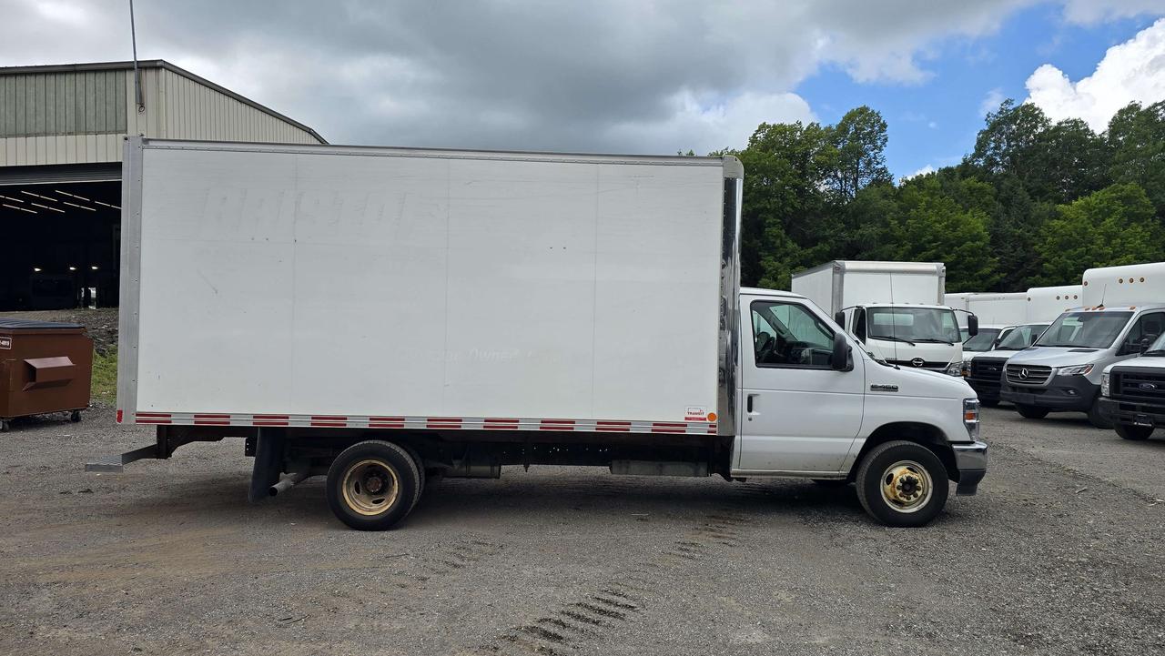 2021 Ford E-Series E-Series E-450 16Ft V8 Gas - 16CB-C09735 Photo