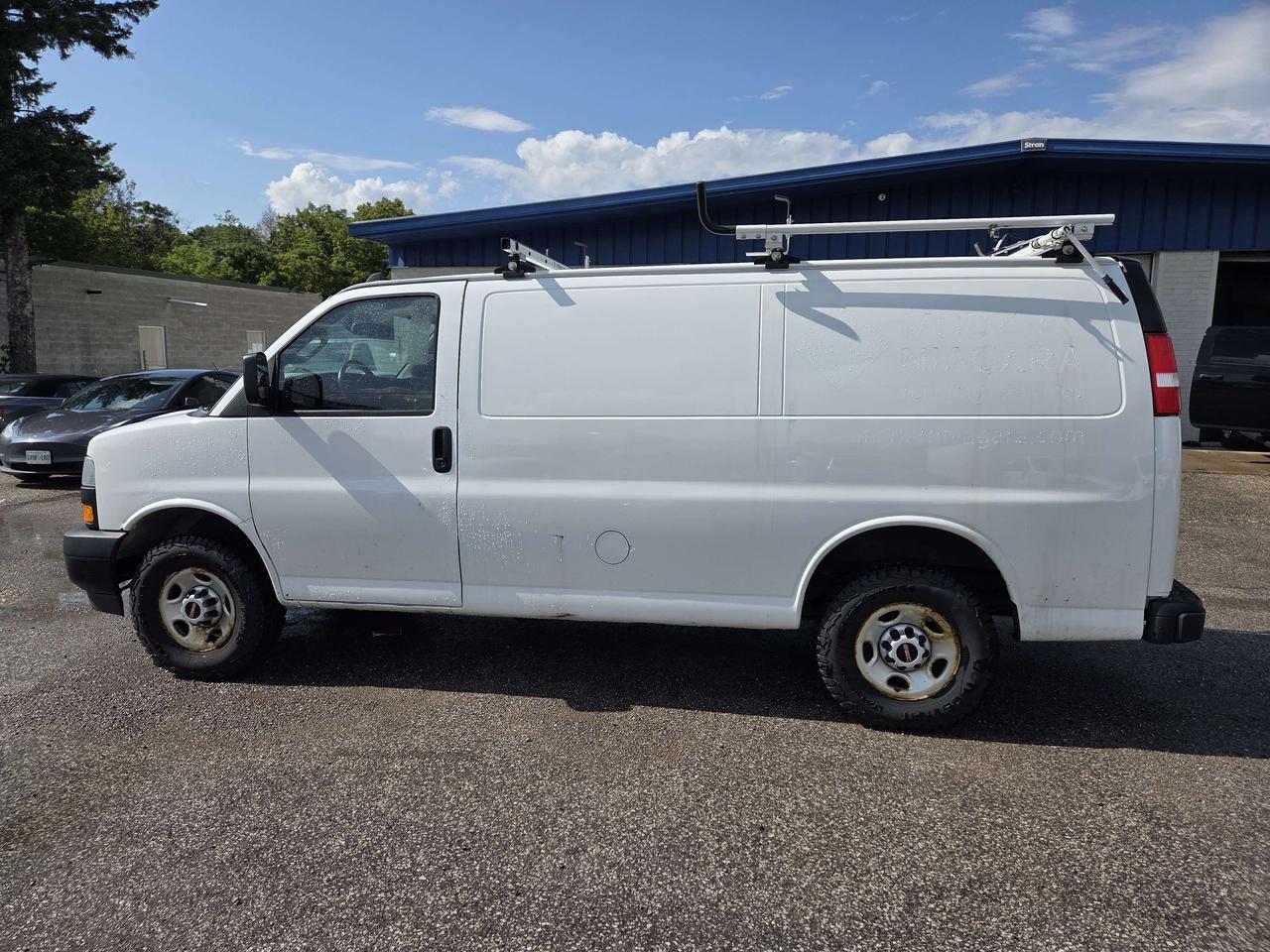 2021 GMC Savana G2500 - 6.6L V8 Gas - Shelves/Roof Rack - VN-299708 Photo
