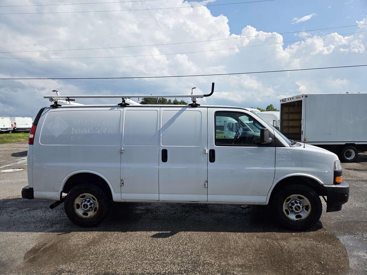 2021 GMC Savana G2500 - 6.6L V8 Gas - Shelves/Roof Rack - VN-299708 Photo