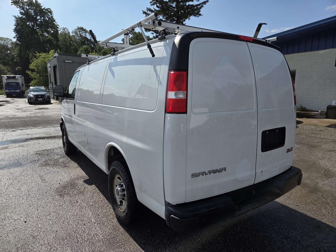 2021 GMC Savana G2500 - 6.6L V8 Gas - Shelves/Roof Rack - VN-299708 Photo