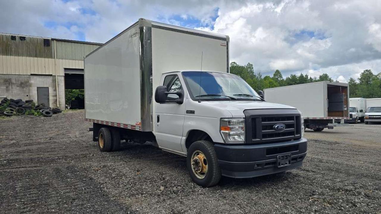 2021 Ford E-Series Cutaway E-450 - 16Ft Box - V8 Gas - 84 Tall Box - 16CB-C07450 - -None Photo