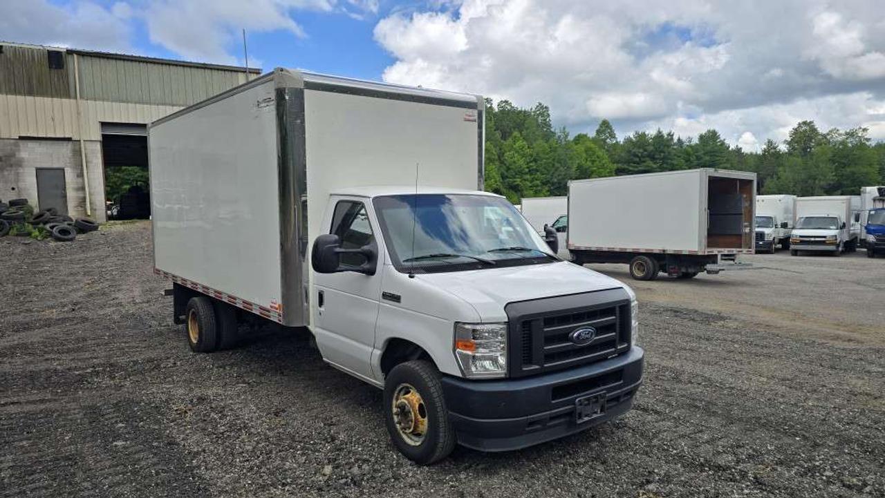 2021 Ford E-Series Cutaway E-450 - 16Ft Box - V8 Gas - 84 Tall Box - 16CB-C07450 - -None Photo