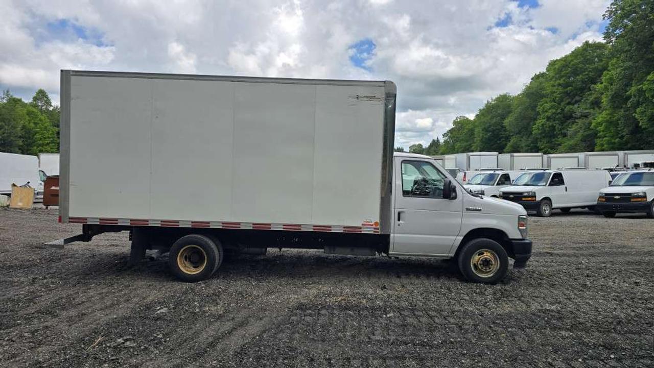 2021 Ford E-Series Cutaway E-450 - 16Ft Box - V8 Gas - 84 Tall Box - 16CB-C07450 - -None Photo