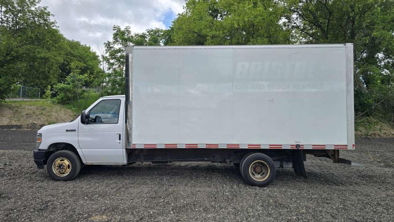 2021 Ford E-Series Cutaway E-450 - 16Ft Box - V8 Gas - 84 Tall Box - 16CB-C07450 - -None Photo