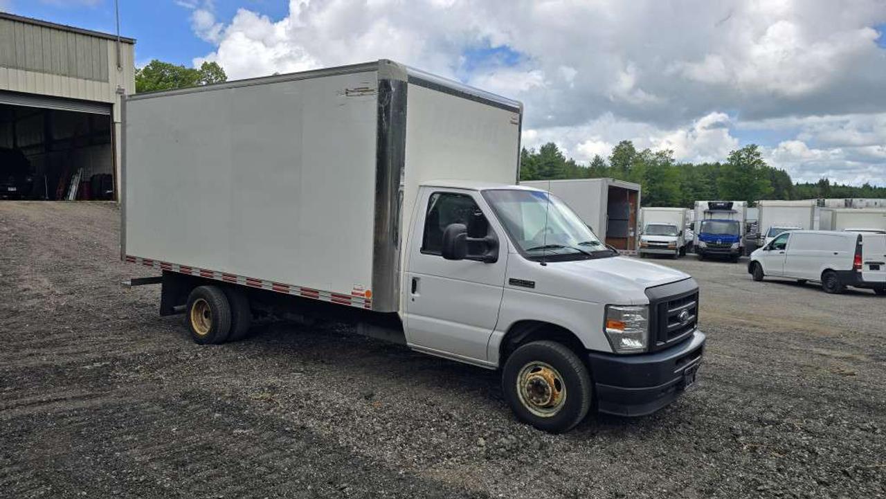 2021 Ford E-Series Cutaway E-450 - 16Ft Box - V8 Gas - 84 Tall Box - 16CB-C07450 - -None Photo