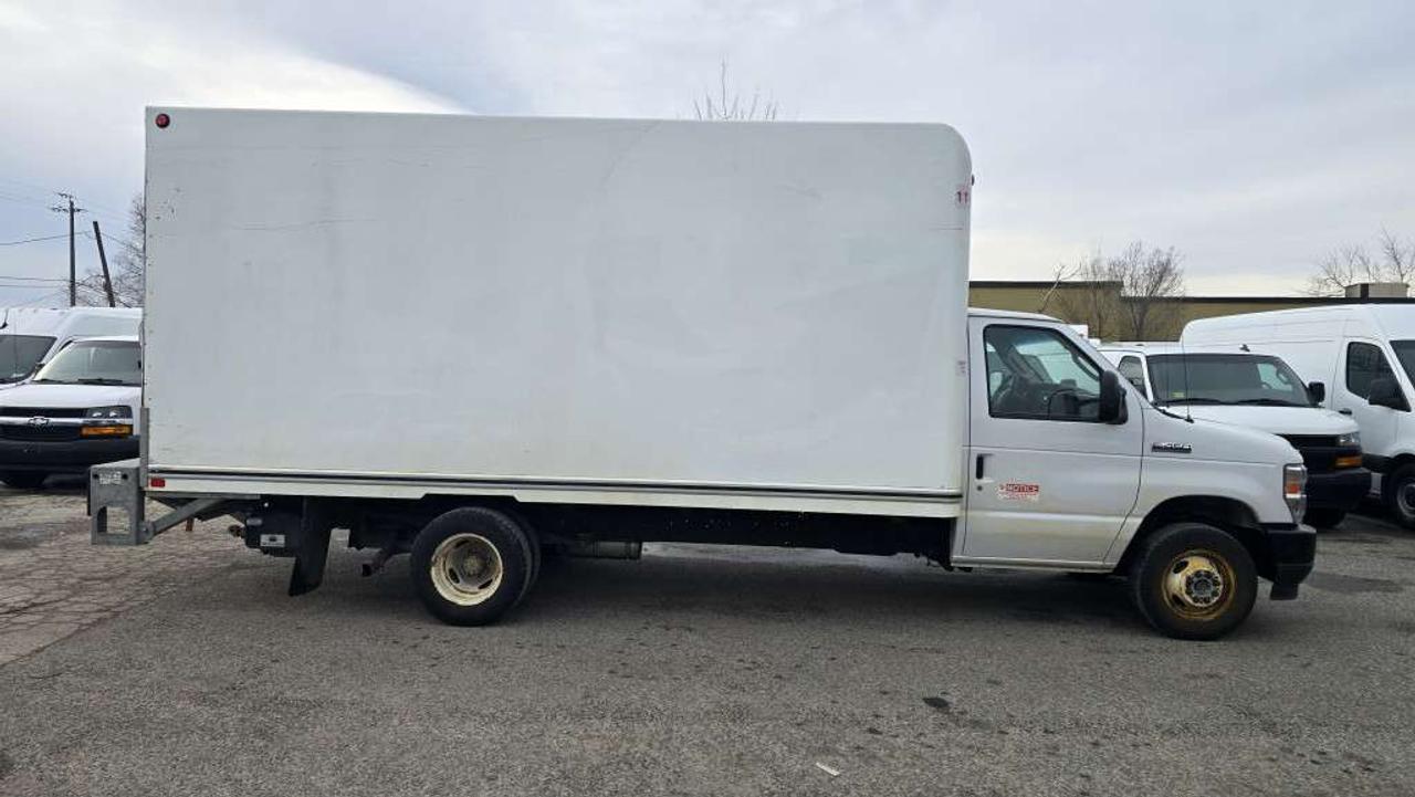 2022 Ford E-450 E-450 - 16Ft Box - Dhollandia Lift Gate - 16CB-C32072 - -None Photo1