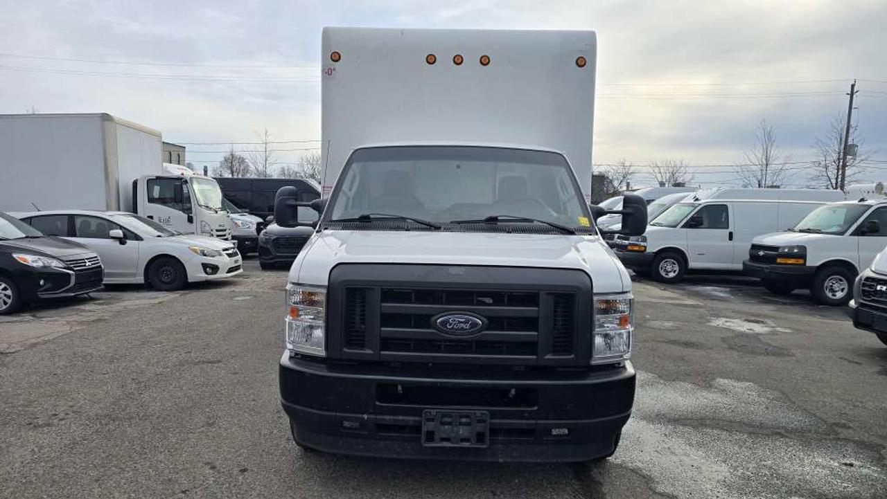 2022 Ford E-450 E-450 - 16Ft Box - Dhollandia Lift Gate - 16CB-C32072 - -None Photo