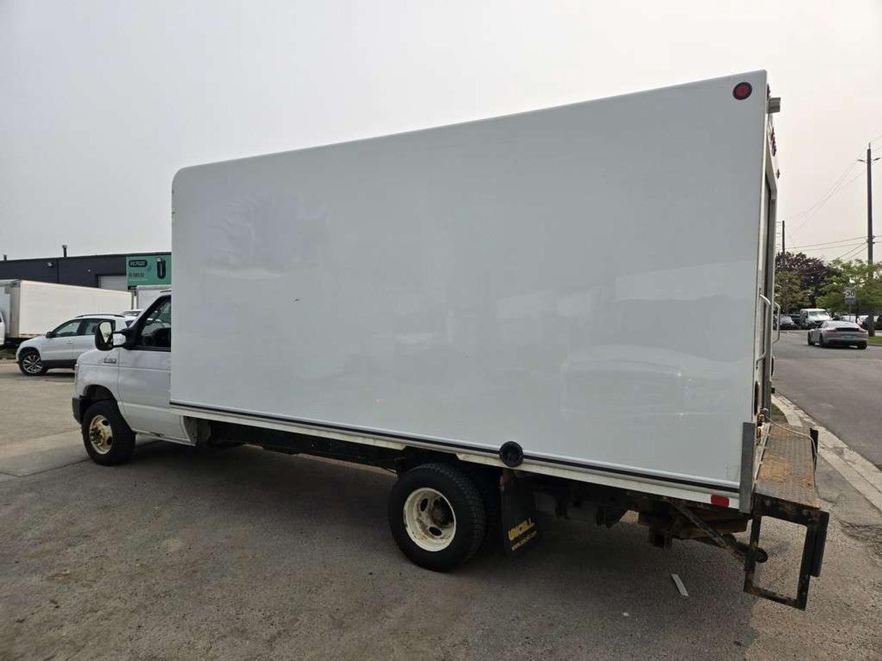 2021 Ford E-450 16Ft Box - V8 Gas - MAXON Lift Gate - 16CB-C03307 - -None Photo