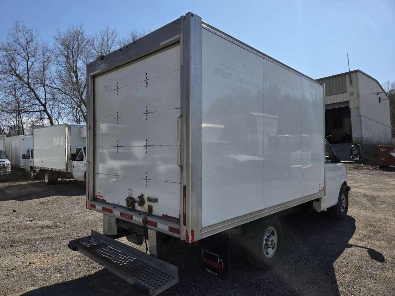 2019 GMC Savana 12Ft Box - Single Rear Wheels - V6 Gas - 12CB-179553 - -None Photo