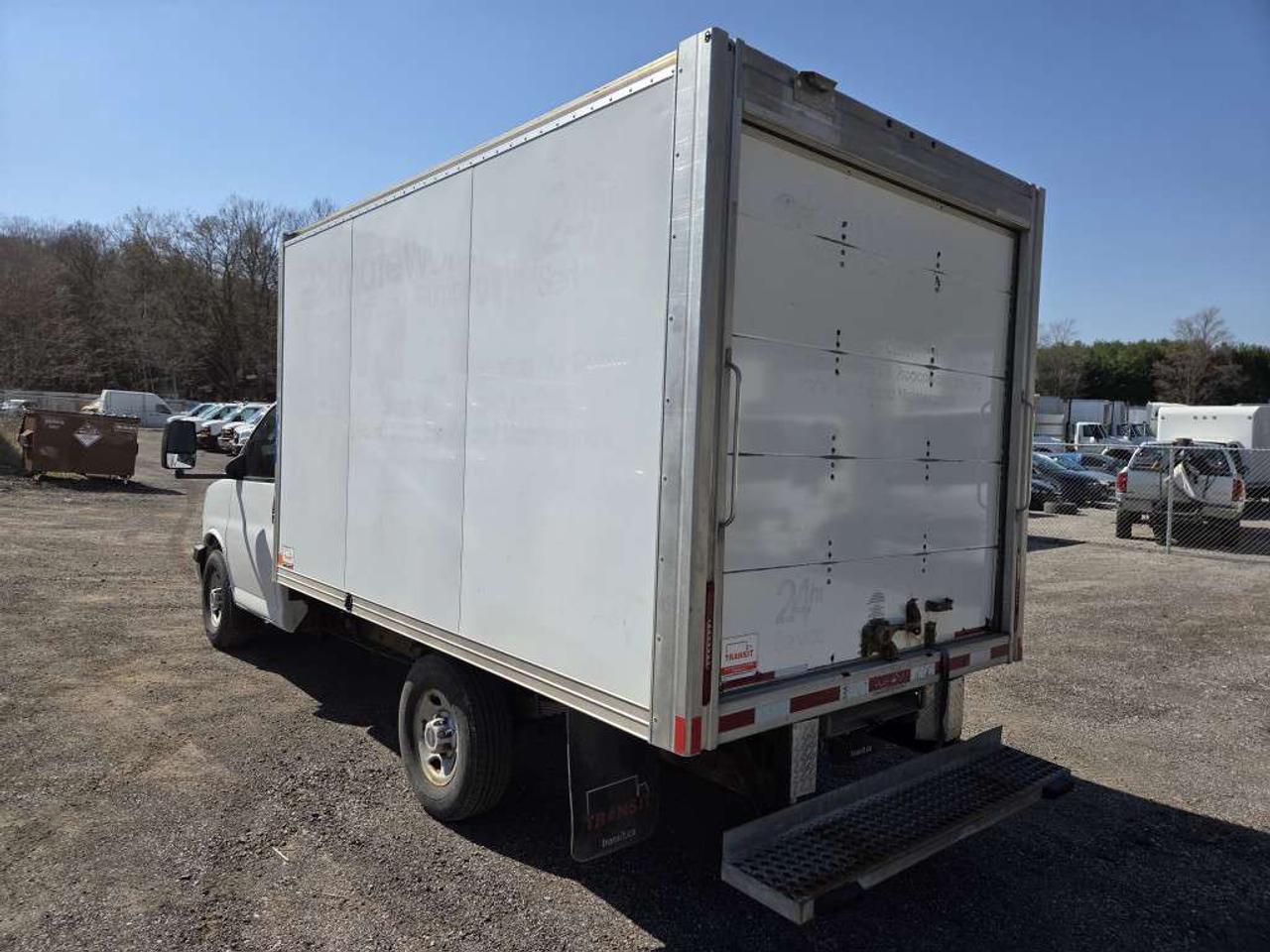 2019 GMC Savana 12Ft Box - Single Rear Wheels - V6 Gas - 12CB-179553 - -None Photo