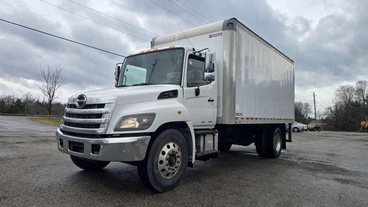 2017 Hino 338 338 - Hydraulic Brakes - 18Ft x 102W x - ST-S13837 - -None Photo
