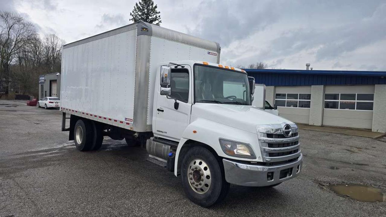 2017 Hino 338 338 - Hydraulic Brakes - 18Ft x 102W x - ST-S13837 - -None Photo