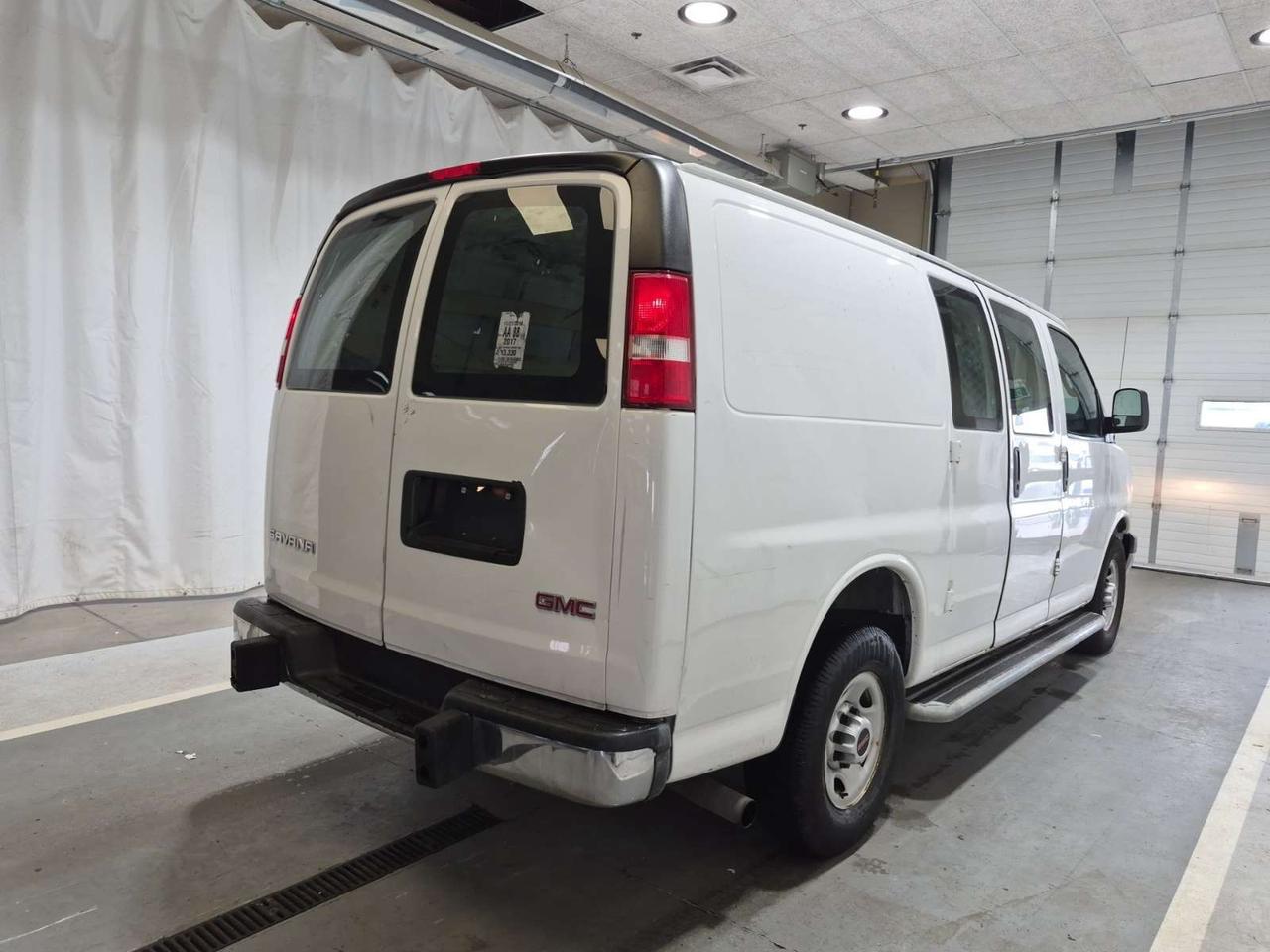 2017 GMC Savana 2500 G2500 135WB 4.8L V8 Gas - VN-283347 Photo2