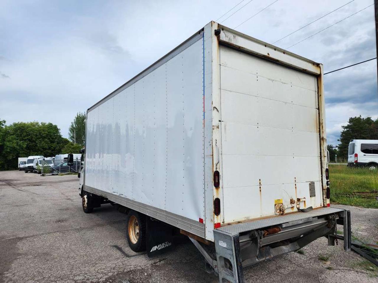 2018 Isuzu NPR-HD 20Ft Box - Lift Gate - 6.0L V8 Gas - ST-802323 - -None Photo