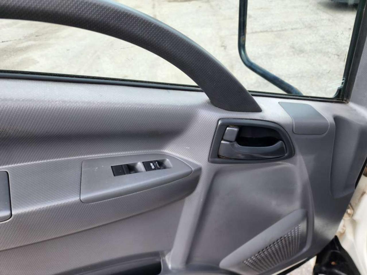 2018 Isuzu NPR-HD 20Ft Box - Lift Gate - 6.0L V8 Gas - ST-802323 - -None Photo