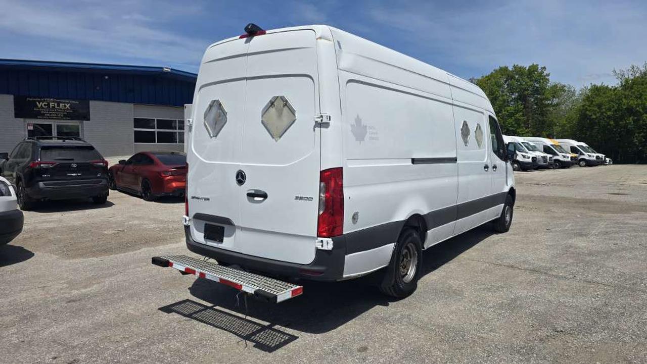2020 Mercedes-Benz Sprinter Cargo Van 3500 Super Single Wheel - V6 Diesel - HCV-234512 - -None Photo