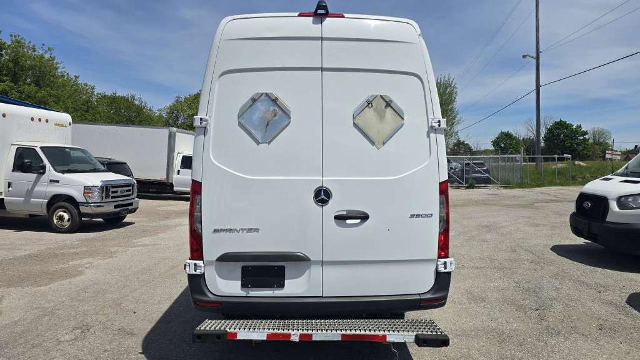 2020 Mercedes-Benz Sprinter Cargo Van 3500 Super Single Wheel - V6 Diesel - HCV-234512 - -None Photo