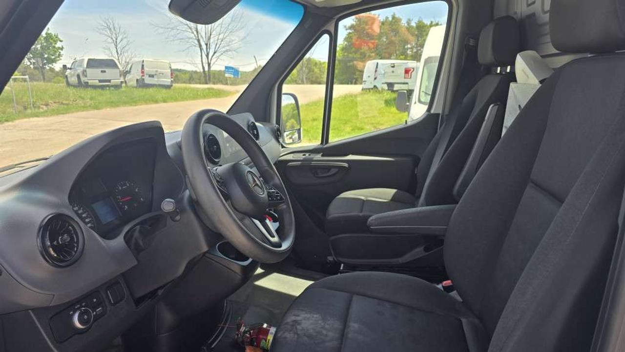 2020 Mercedes-Benz Sprinter Cargo Van 3500 Super Single Wheel - V6 Diesel - HCV-234512 - -None Photo