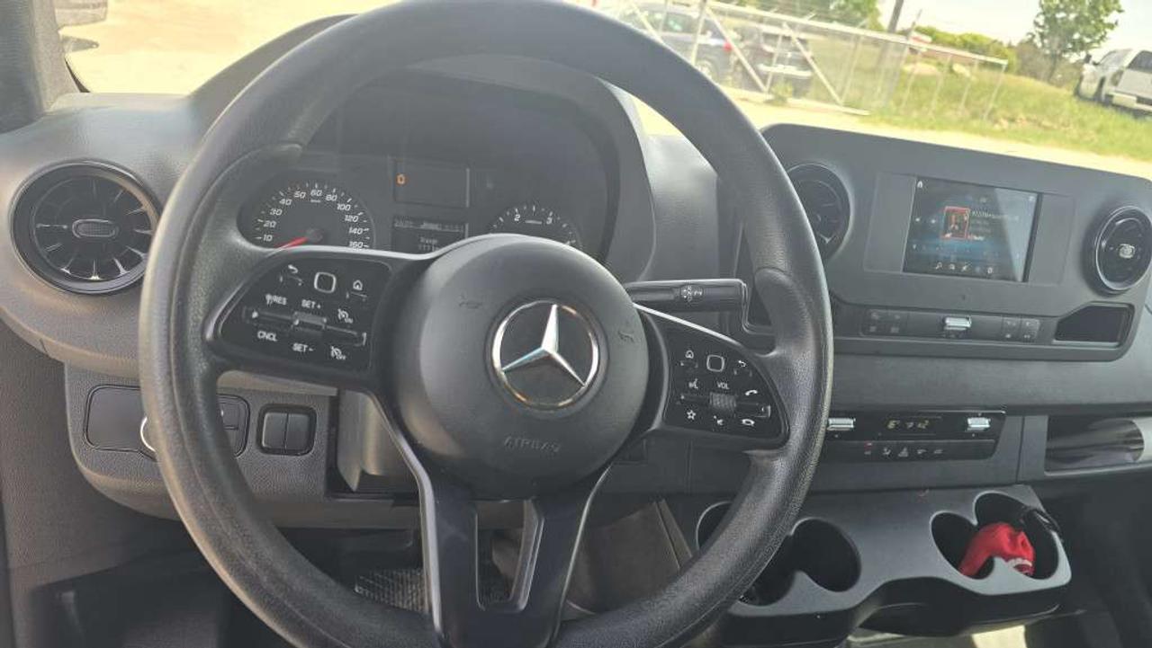 2020 Mercedes-Benz Sprinter Cargo Van 3500 Super Single Wheel - V6 Diesel - HCV-234512 - -None Photo