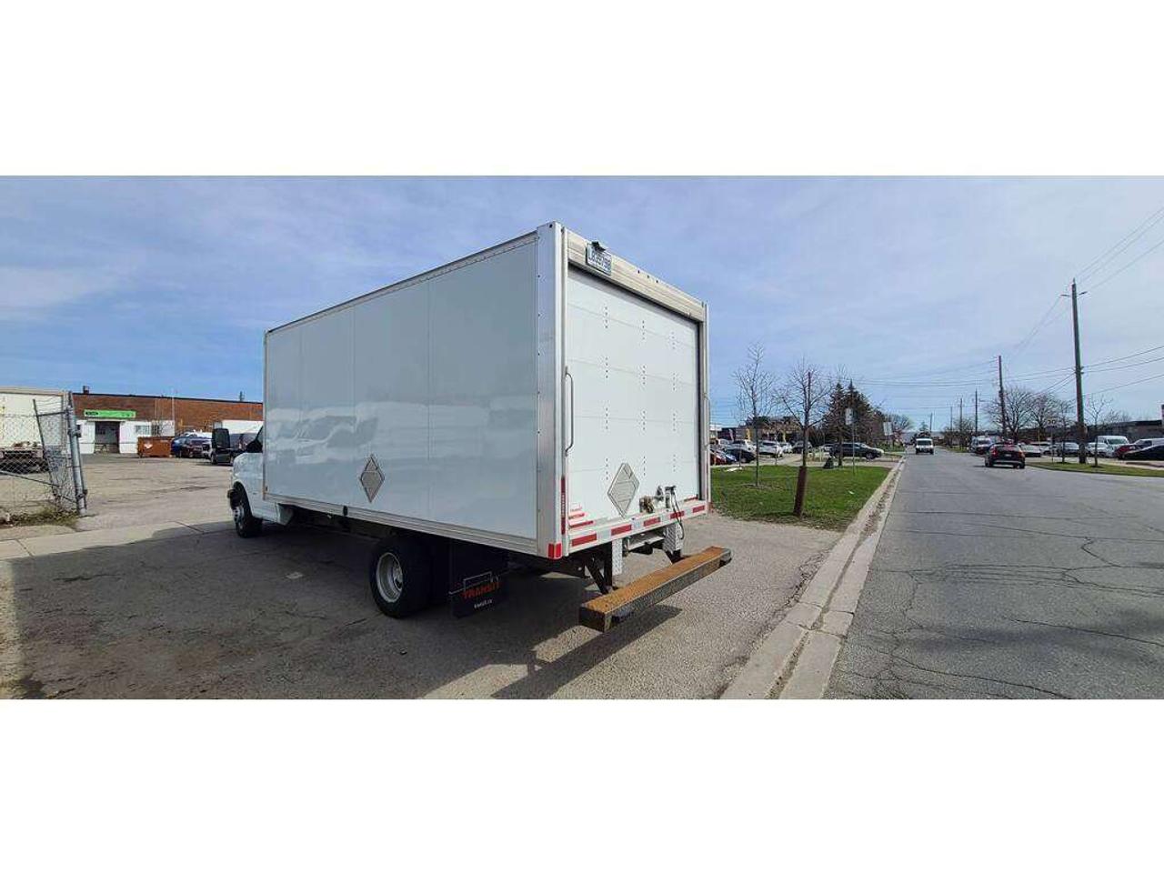 2019 GMC Savana 16Ft Aluminum Box - Ramp - V8 Gasoline - 16CB-014219 - -None Photo