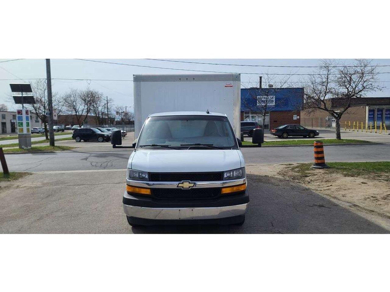 2019 GMC Savana 16Ft Aluminum Box - Ramp - V8 Gasoline - 16CB-014219 - -None Photo