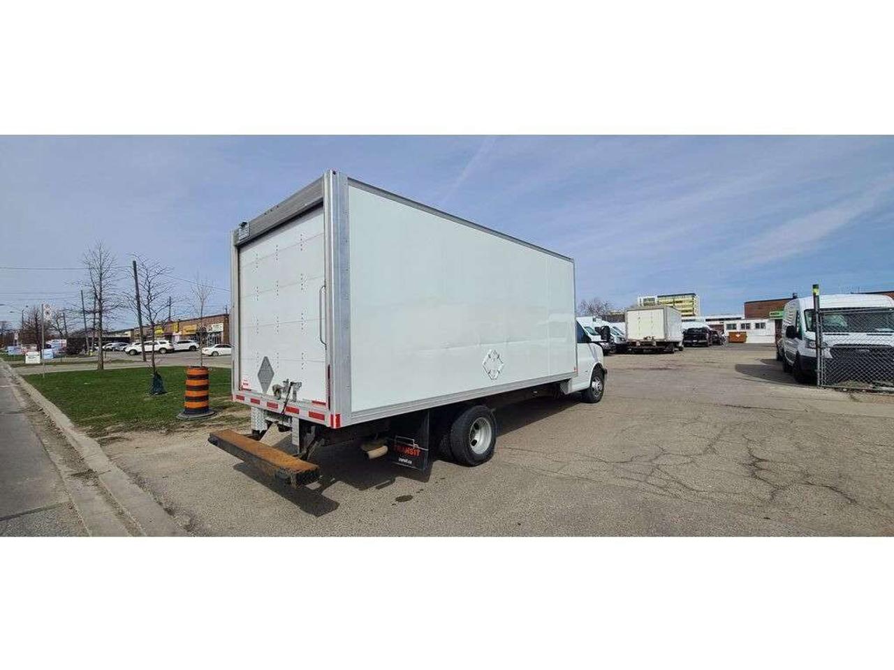 2019 GMC Savana 16Ft Aluminum Box - Ramp - V8 Gasoline - 16CB-014219 - -None Photo