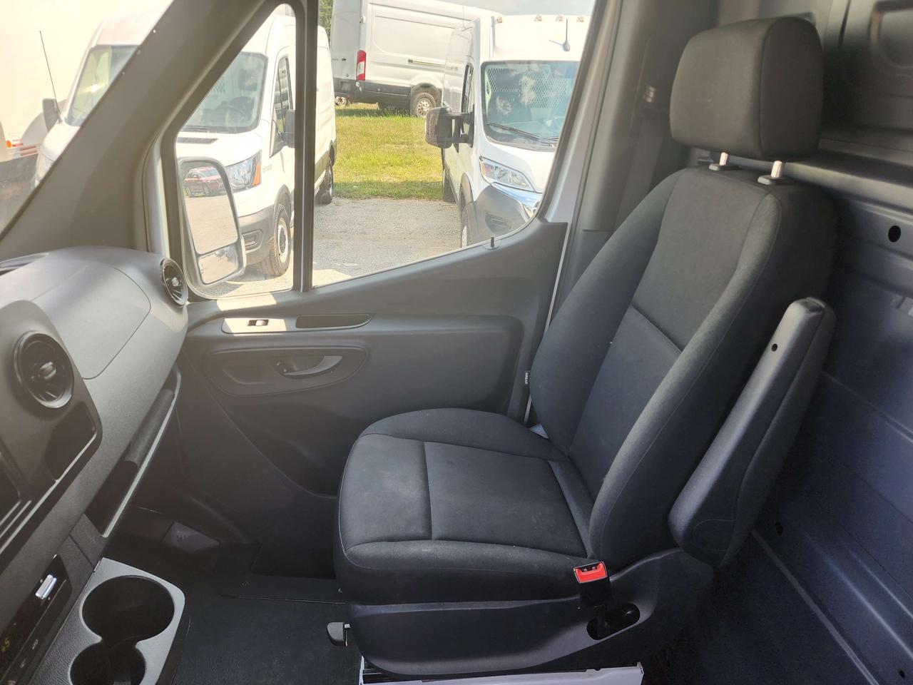 2024 Mercedes-Benz Sprinter 2500 High Roof 170WB - Diesel - HCV705644 Photo