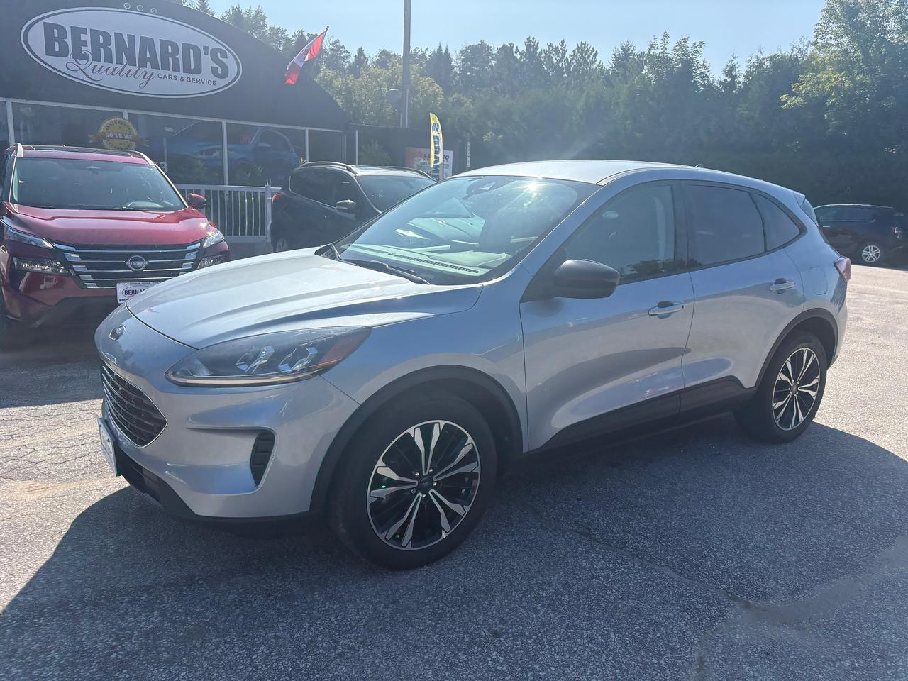 2022 Ford Escape SE Hybrid AWD Photo1