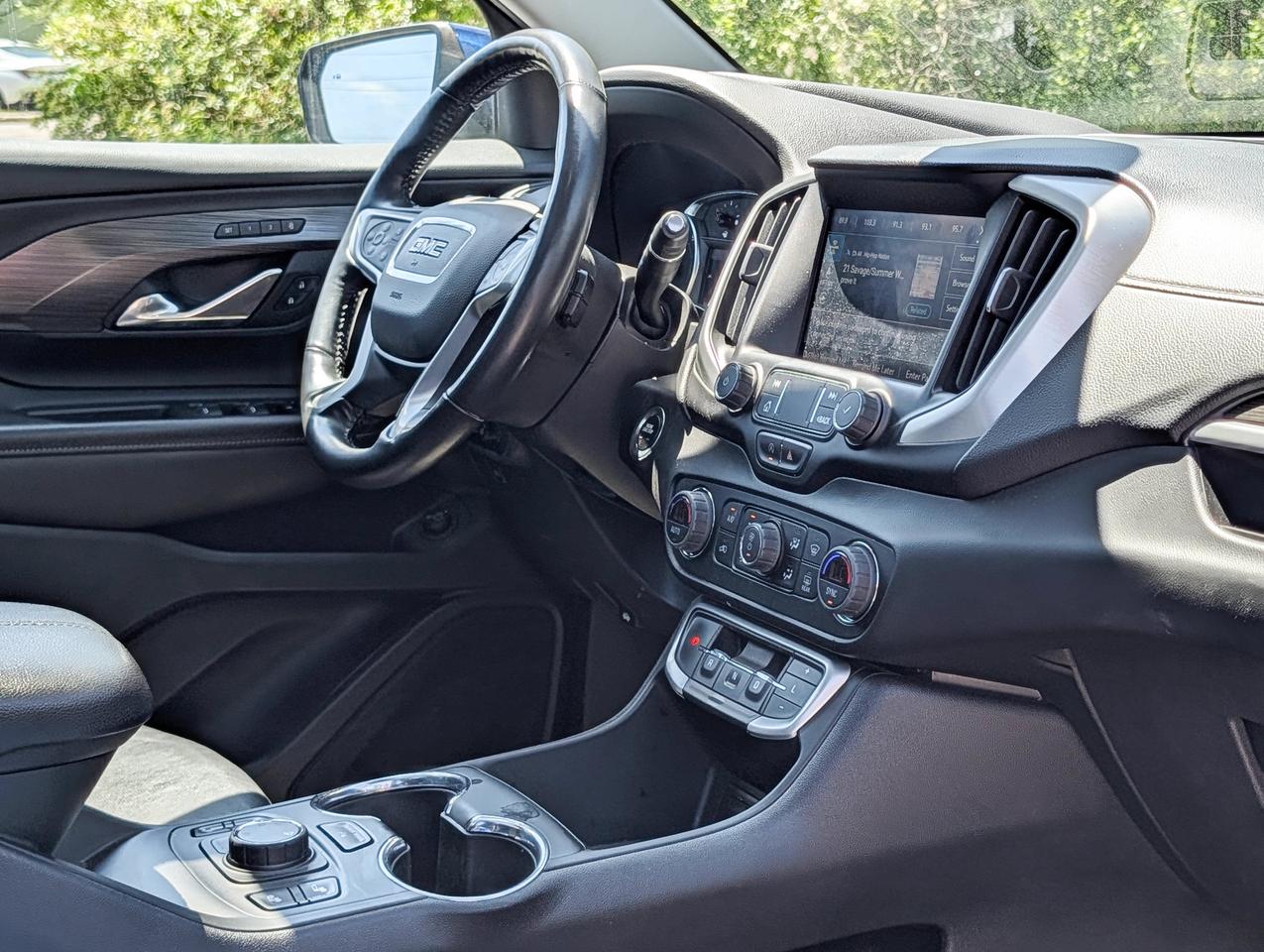 2022 GMC Terrain SLT Photo