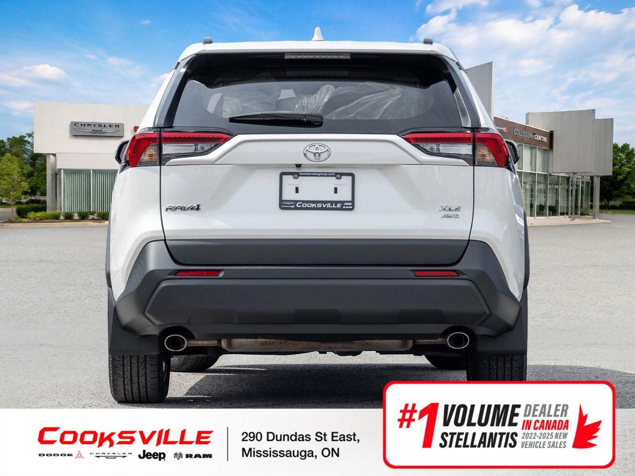 2022 Toyota RAV4 XLE AWD Photo