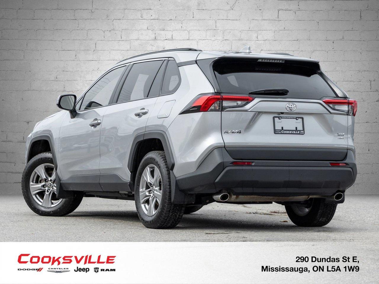 2024 Toyota RAV4 XLE AWD Photo4