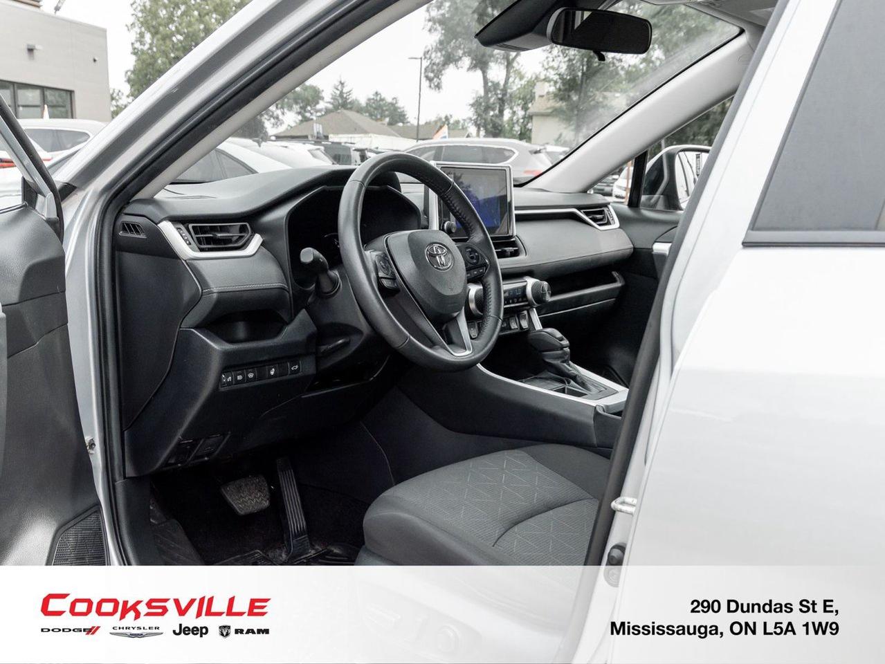 2024 Toyota RAV4 XLE AWD Photo