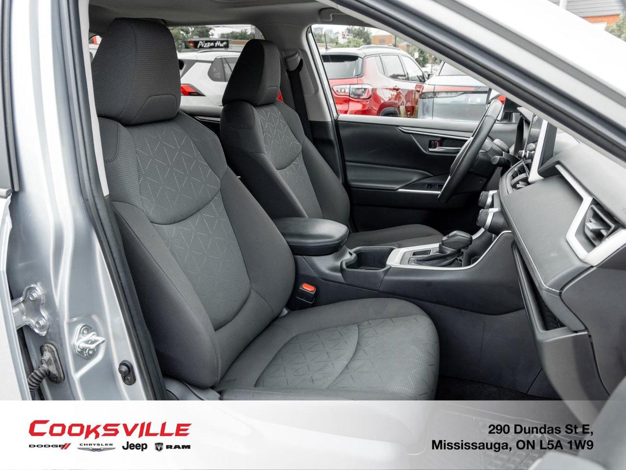 2024 Toyota RAV4 XLE AWD Photo