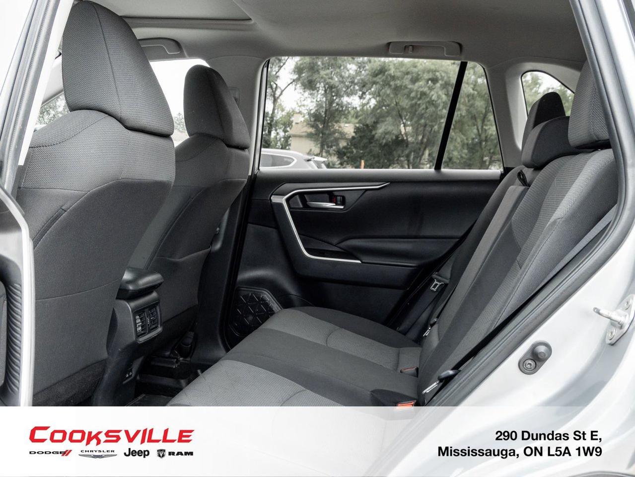 2024 Toyota RAV4 XLE AWD Photo